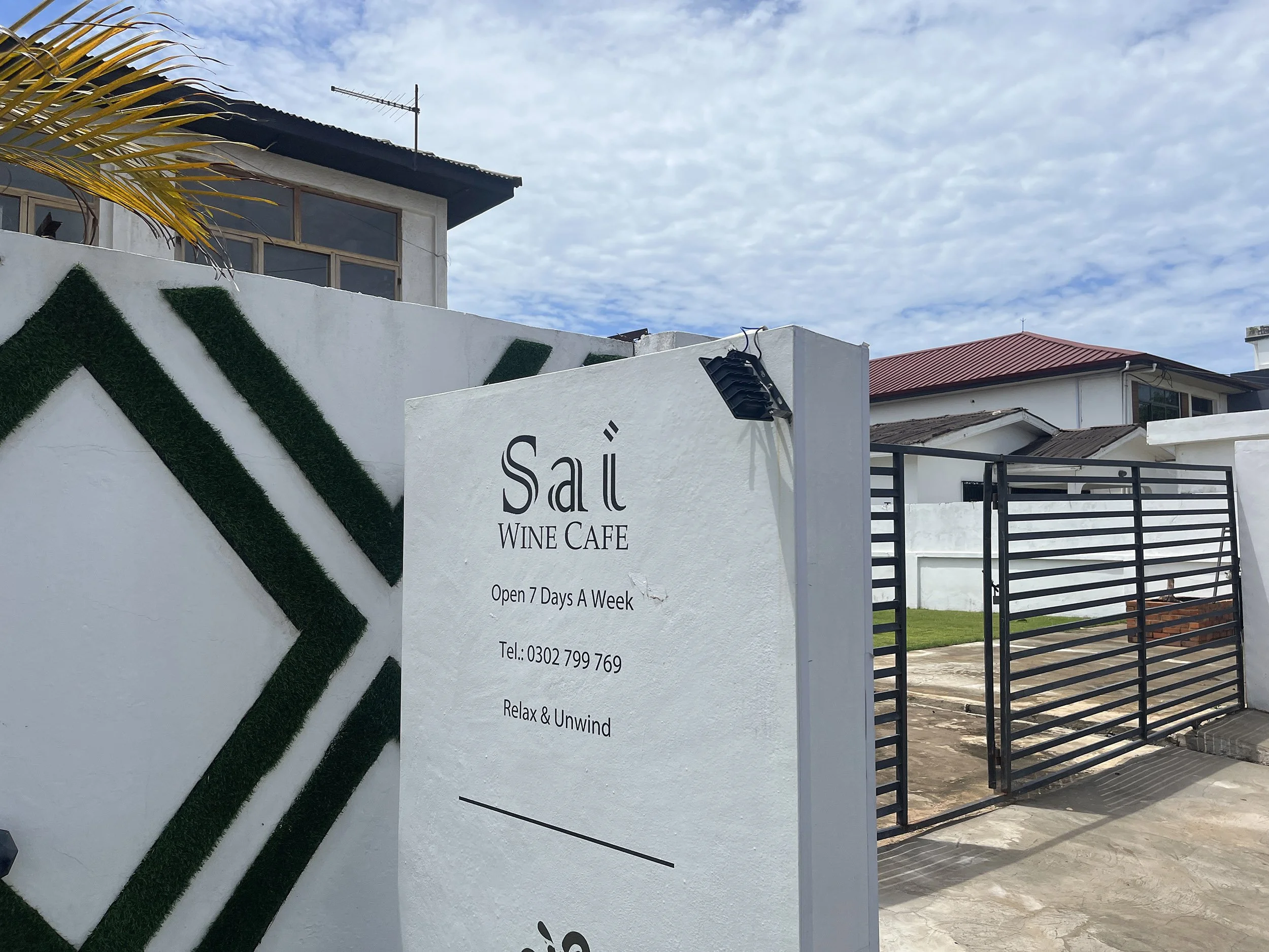 Sai Wine &amp; Champagne Café